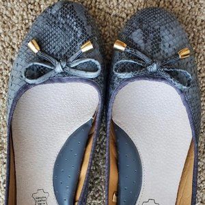 Gold Toe women's grey shoes size 9, genuine leather insole